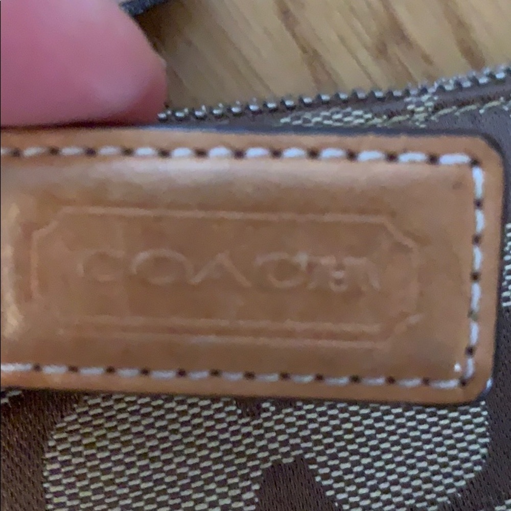 Coach Classic - Picture 3 of 6